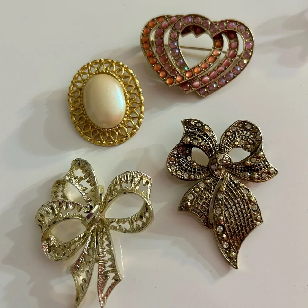 Set of 4 vintage brooches amazing condition - Picture 2 of 3